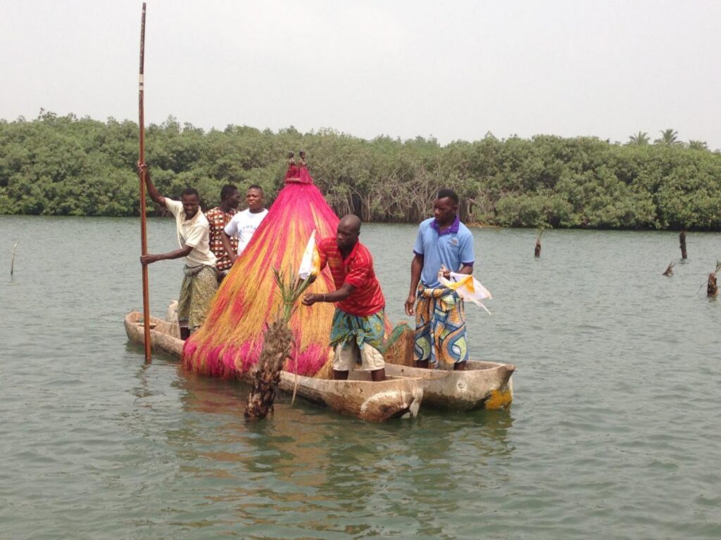 La Sacralisation des mangroves de la bouche du Roy