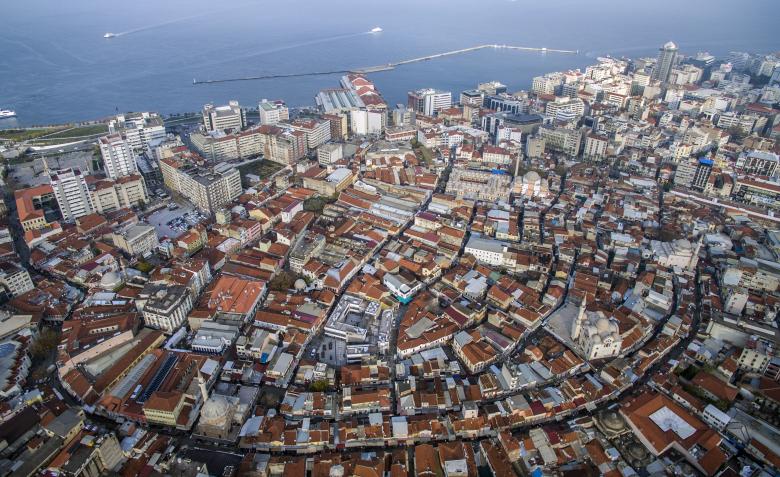 Managing the Historical Port City of Izmir: Engaging diverse actors with the living heritage