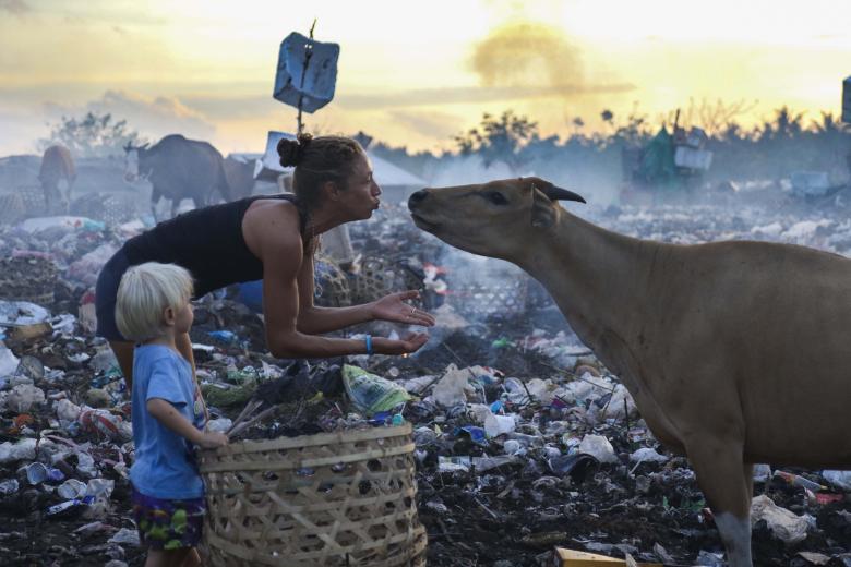 Waste Management in very Touristic Area: Gili Trawangan Innovation and Education towards Zero Waste