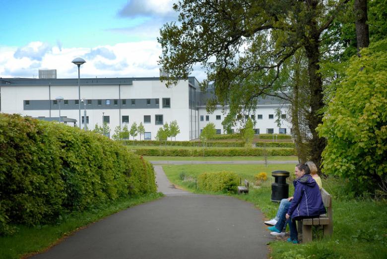 Using high-quality green infrastructure to enhance wellbeing, water and wildlife: Forth Valley Royal Hospital & Larbert Woods