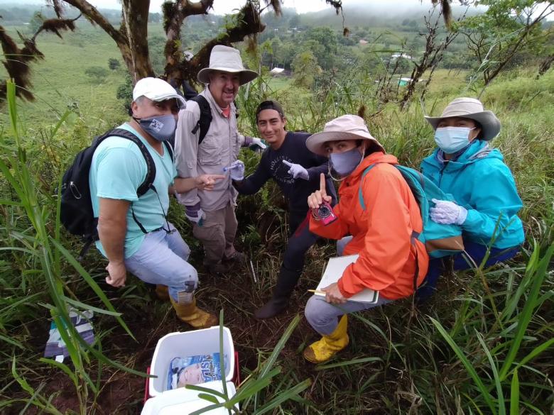 Barcoding Galapagos: Recording and mitigating Covid-19 impacts using key-workers in eco-tourism