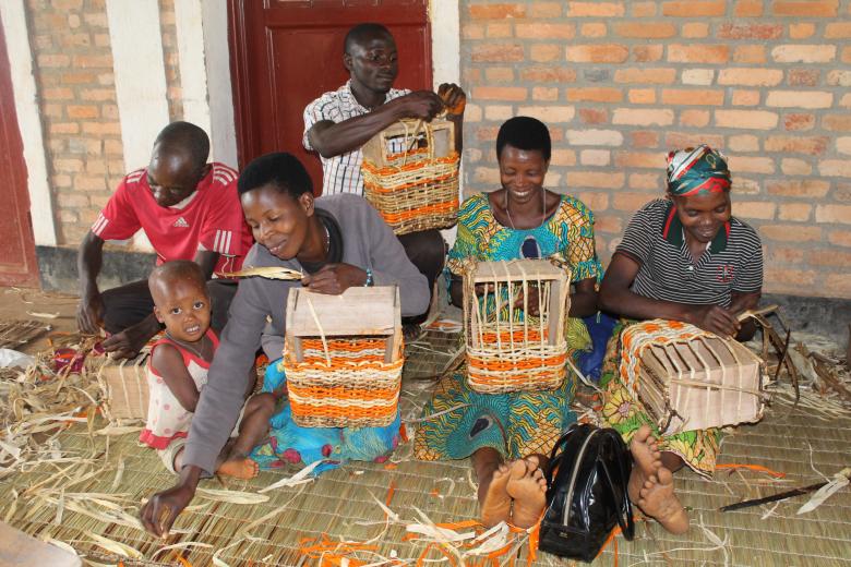 Implication des peuples autochtones Batwa dans la gestion de la réserve naturelle de Bururi Implication des peuples autochtones Batwa dans la gestion de la réserve naturelle de Bururi