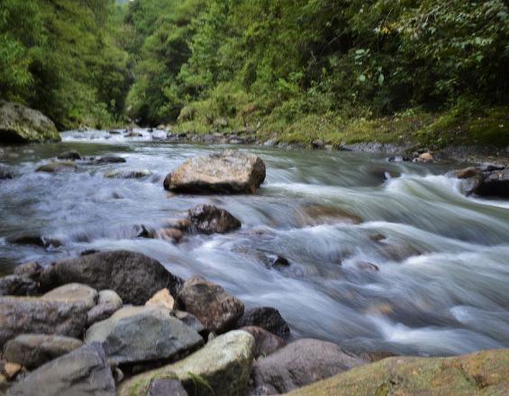 Fortalecer la gobernanza para la AbE en la sub-cuenca compartida del río Sumpul (El Salvador-Honduras) Fortalecer la gobernanza para la AbE en la sub-cuenca compartida del río Sumpul (El Salvador-Honduras)