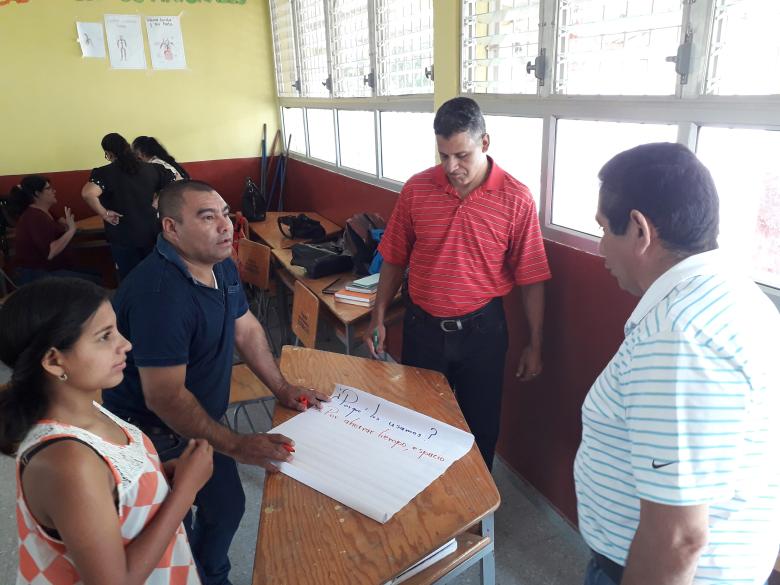Redes Educativas como plataformas para la educación ambiental Redes Educativas como plataformas para la educación ambiental