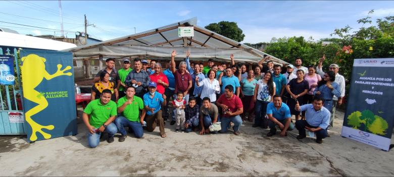 Fortalecimiento de organizaciones productoras de café y cacao a través de la inclusión de jóvenes