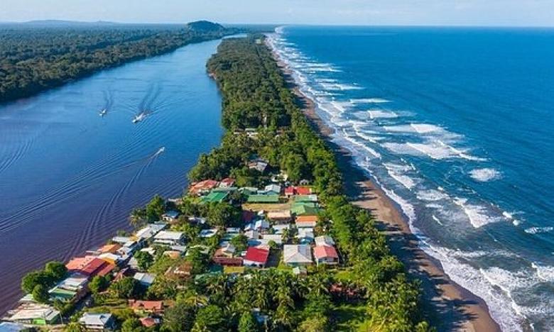 Reciclaje y compostaje comunitario en Tortuguero Reciclaje y compostaje comunitario en Tortuguero