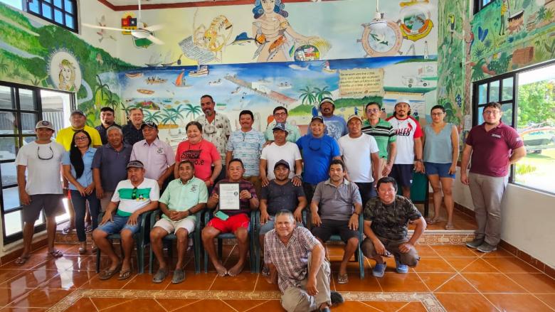 Mantener la sostenibilidad en la pesquería de langosta del Caribe en Bahía de la Asención