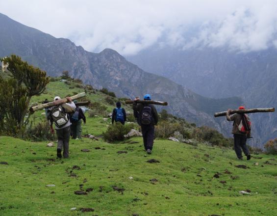 Restauración de sistemas ancestrales de manejo del agua en los Andes como una adaptación al cambio climático – Miraflores, Perú